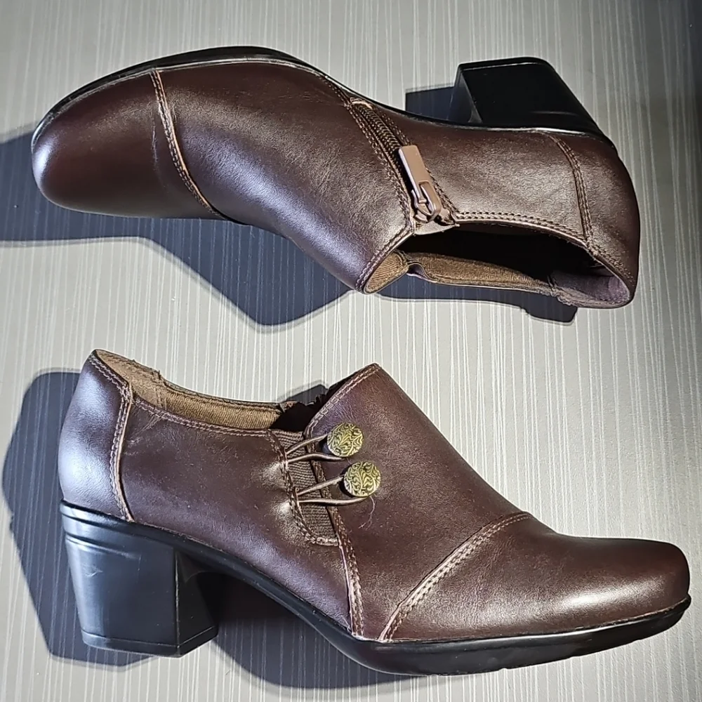 Clarks Women's Emslie Warren Slip On Loafer Brown Leather Size 7.5M‎ EUC